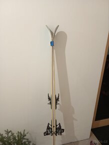 Skialpové lyže, vázání, boty, pásy - 8
