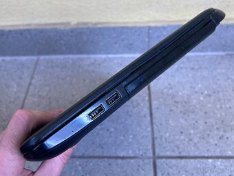 HP 15 / Intel N2815 / 4GB RAM / 500HB HDD / 15.6" - 8
