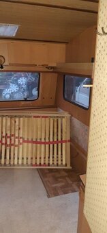 Karavan Dethleffs 460 na pevné stání - 8
