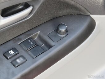Suzuki SX4 1.5i , 82 kW benzín, 2011 - 8