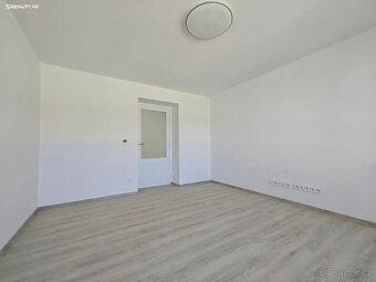 Pronájem bytu 2+1 55 m² Benátky, Vsetín - 8
