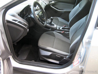 Ford Focus. Kombi 1,6 16V.  Ti-VCT. 77 kW. Servisní kniha - 8