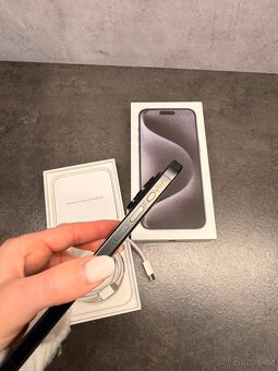 IPhone 15 pro max 256gb černý titan - 8