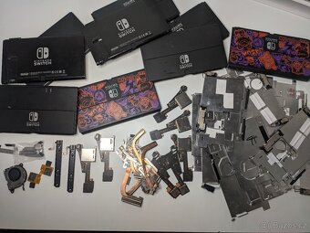 9x Nintendo switch na náhradní díly - 8