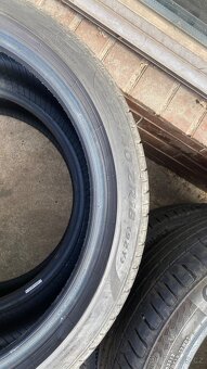 225/40R18 - 8