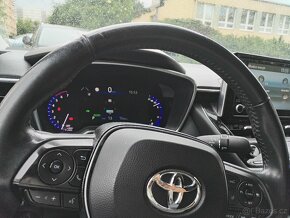 Toyota corolla 1.8 hybrid - 8