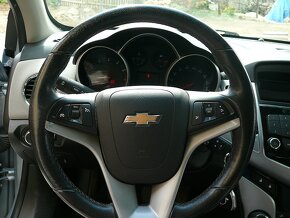 Chevrolet Cruze 2012, 1.6 benzín, 139.700 km, tažné, alu, se - 8