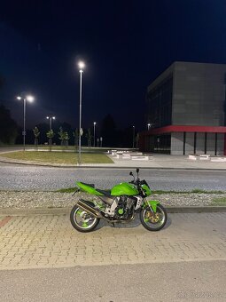 Kawasaki Z1000 - 8