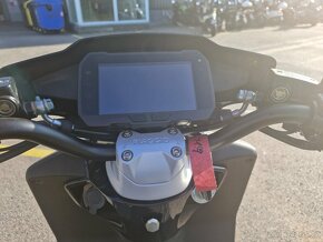 PIAGGIO 1 L3 E5 - předváděcí motocykl - 8