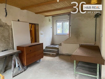 Prodej rozestavěného rodinného domu Huslenky - 8