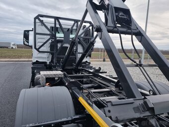 NOVÝ MANTRAKTOR TGL 12.220 NOSIČ KONTEJNERU IHNED - 8