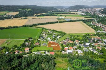 Prodej pozemky pro bydlení, 1 416 m2 - Hradčany, ev.č. 00689 - 8