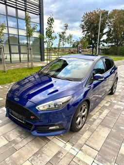 Ford Focus 2.0 ST - 8