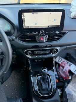 Hyundai I30 combi 1.5i automat2025 5000km - 8