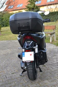 Prodám skútr Honda ADV-350, 129.900,-Kč - 8