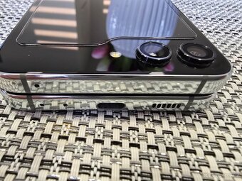 Samsung Galaxy Z Flip5 512GB Cream - 8
