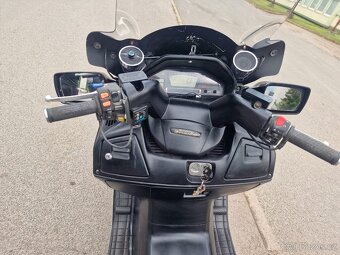 Suzuki burgman 650 EXECUTIVE, R.V 2005, STK PLATNA , MOZNO U - 8
