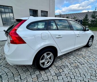 VOLVO V60 2.0D3 5VÁLCE AUTOMAT-NAVI-PDC-LED-SERVISKA - 8
