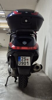 Piaggio X8 400 ie (2006) – Nízký nájezd 26tkm, Top výbava - 8