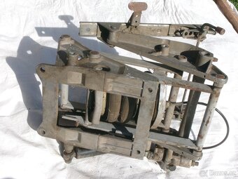 Prodám nějaký těžký nosník do zadních šavlí hydraul. traktor - 8