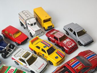 Autíčka Matchbox a jiné - 8