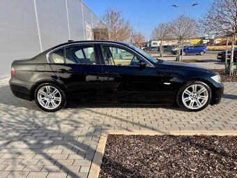 BMW e90 325i MANUÁL SPORTSITZE XENONY - 8