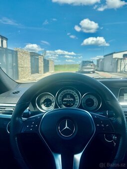 Mercedes-Benz E-Class E220 - 8
