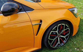 Renault Mégane RS Trophy 300 - 8