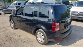 Volkswagen Touran II 2.0 Tdi 103 KW BUFÍK STŘ. OKNO r.2008 - 8