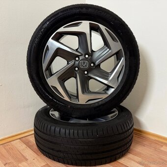 HONDA CR-V 5 5x114,3 R19 ET45+LETNÍ 235/55R19 7,5mm - 8