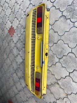Zadní čelo Škoda 100 - 8