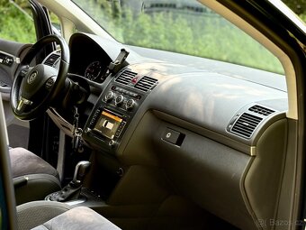 Volkswagen Touran Highline DSG - 8