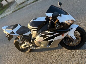 Honda CBR 1000RR 2004 - 8