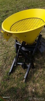 Komunalni traktor - 8