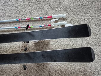 Lyžařský komplet - lyže 130, boty, hůlky, helma, brýle - 8