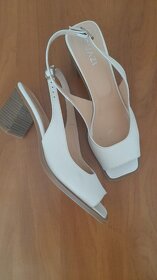 Smetanové celokožené sandály vel: 41, zn: QUAZI - 8