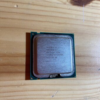 Predám procesory – Intel (mix kusov) - 8