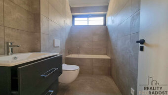 Prodej bytu 2 + kk 50 m2 - 8