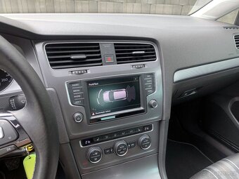 Volkswagen Golf 1.2 TSi 81 kW SERVISKA r.v. 11/2015 - 8