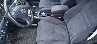 Toyota Corolla 1.4 VVTi - 8