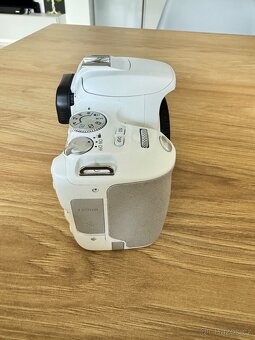 Canon EOS 200D - 8