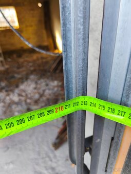 Výklopná vrata Hormann hnědá, 2kusy, 25002000mm a 2350200 - 8