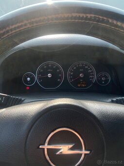 Opel Vectra - 8