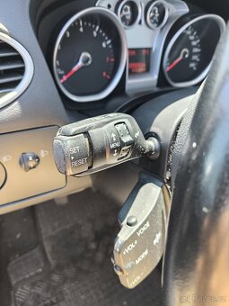Ford Focus combi 1.6 2009 - 8