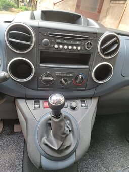 Peugeot partner 2011 - 8