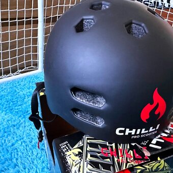 NOVÁ Chilli helma Inmold černá M (55-58 cm) - 8