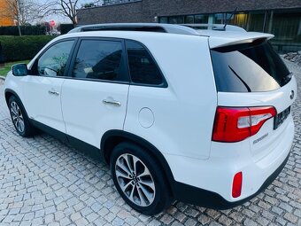 Kia Sorento 2.2D 4x4 AUT 7MÍST KAMERA VÝHŘEV TAŽNÉ SERVISKA - 8