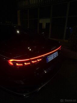 Audi A8 - 8