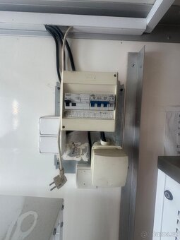 Kompletní stroj a bouda na točenou zmrzlinu - 8