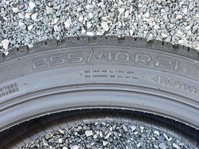 2ks zimní pneu Nokian 255/40/21 vzorek 8mm - 8